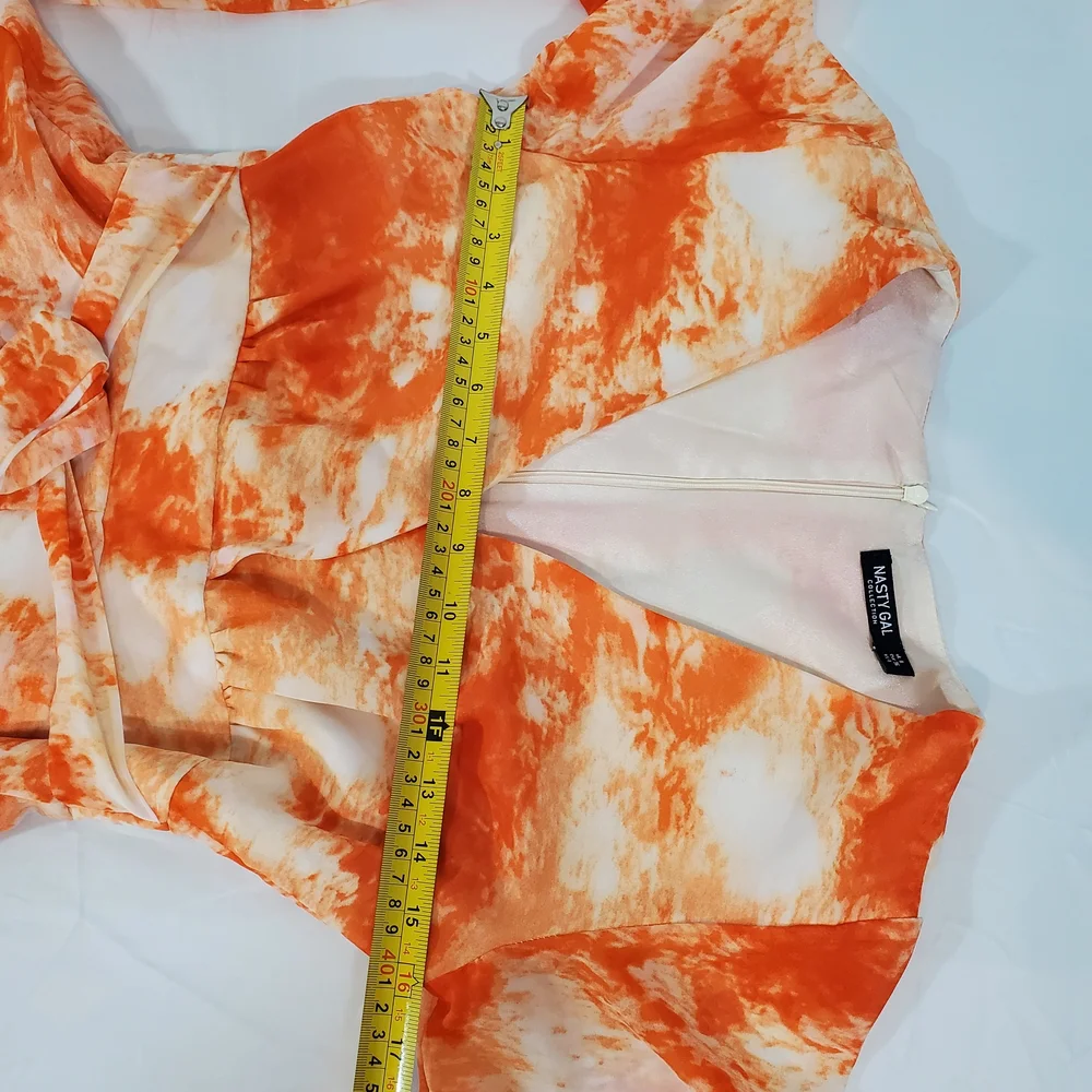 Nasty Gal Tie Dye V-Neck Relaxed Tiered Romper Orange and White Size 4 - Picture 4 of 8